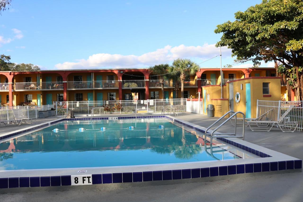 Howard Johnson By Wyndham Lake Front Park Kissimmee Εξωτερικό φωτογραφία